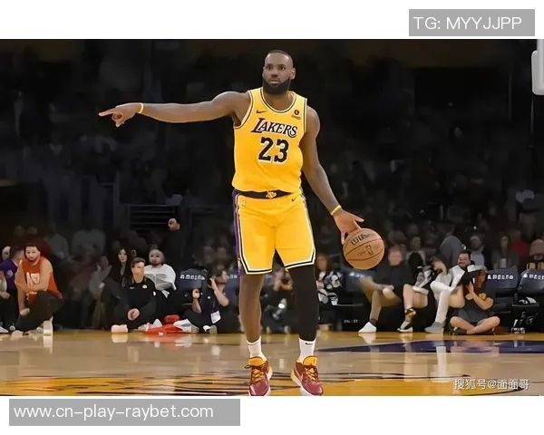 詹姆斯标志性时刻引争议为何选择如此低级的方式赚钱