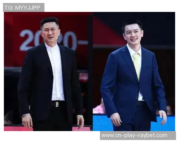 杨鸣与杜锋赛后微笑拥抱展现对输球的坦然态度