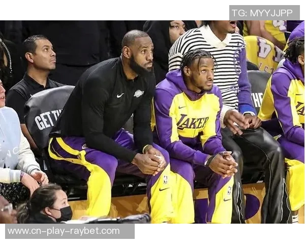 夸梅建议布朗尼学习基德技巧先适应三分再练习突破能力