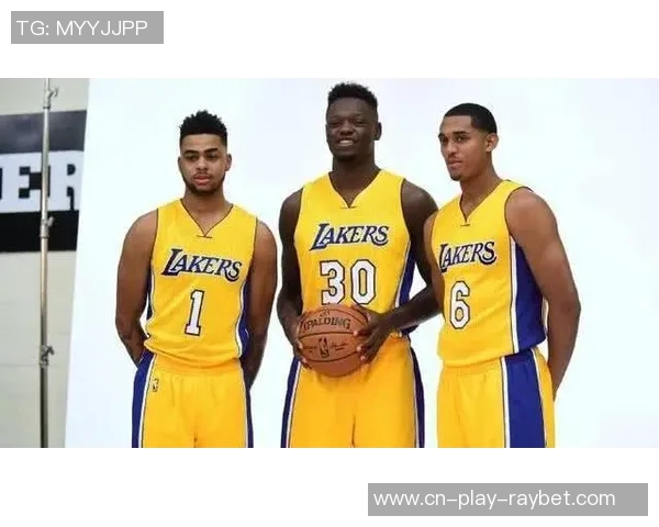 21世纪十大球员评选结果揭晓老詹荣登榜首个人三次入选引关注 21世纪十大球员评选结果揭晓老詹荣登榜首个人三次入选引关注