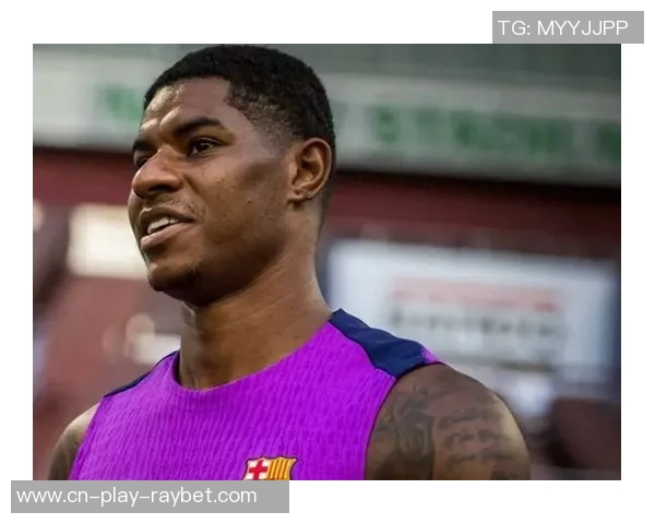 拉什福德积极备战国家德比训练照展现全力以赴的决心与信心