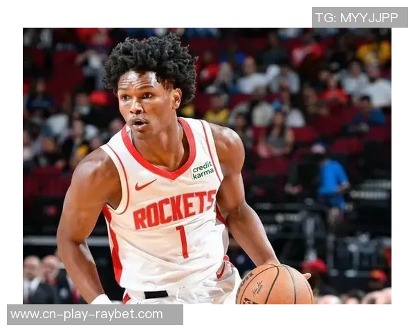 乌度卡强调提升三分球产量鼓励球员果断出手增加底角三分机会 乌度卡强调提升三分球产量鼓励球员果断出手增加底角三分机会